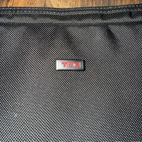 Tumi laptop sleeve cover - Picture 2 of 6